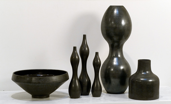 BlkVase_88KK1221